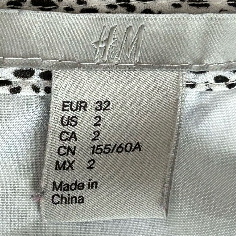 H&M Women's A-Line Knee Length Skirt Size 2 Black Animal Print - Picture 3 of 8